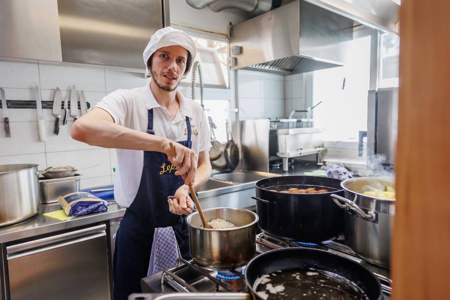 Kuhari iz restorana u Trogiru: Invaliditet nam nije prepreka