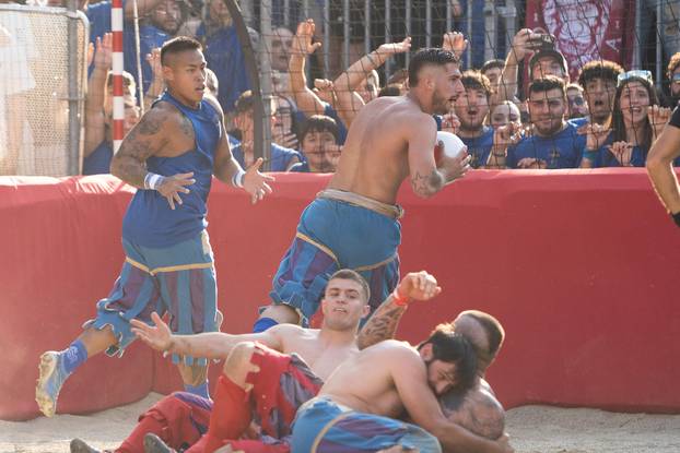 Florence, Final Azzurri Rossi of Calcio Storico Fiorentino In Piazza Santa Croce 8 to 7 for the Rossi