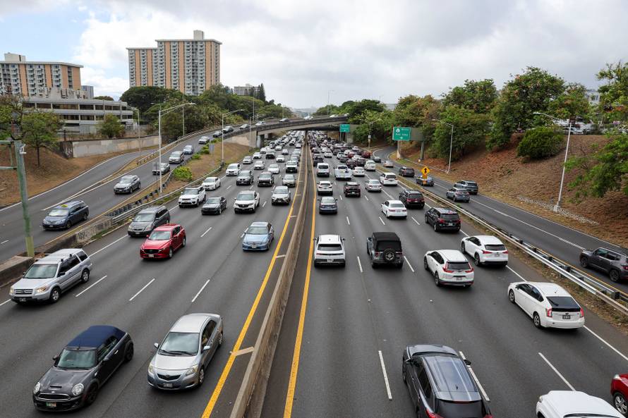 Authorities warn residents of the possibility of destructive tsunami waves in Honolulu
