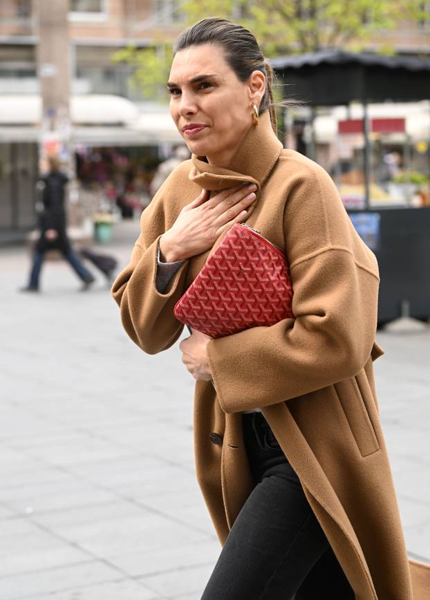 Zagreb: Jelena Šimić žurno prošla centrom grada  
