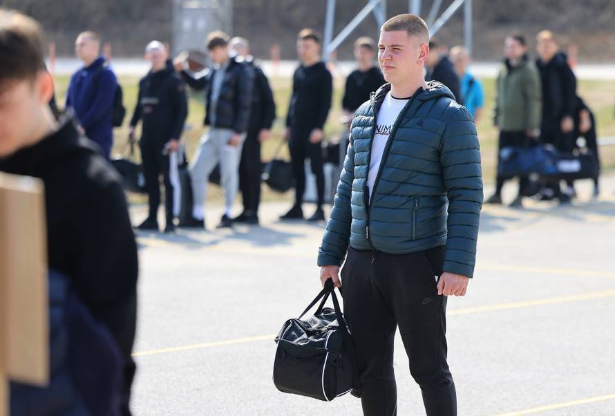 Ministar Anušić i general Kundid na prvom danu TVO-a na Slunju