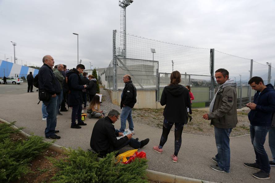 Redovi na Rujevici od 5 ujutro: Zapad rasprodan u pet minuta!