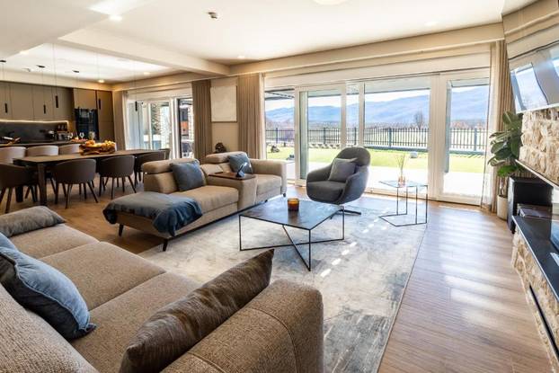 FOTO Ovako izgleda vila bivšeg potpredsjednika HDZ-a. Noćenje 1100 eura, ima bazen, saunu...