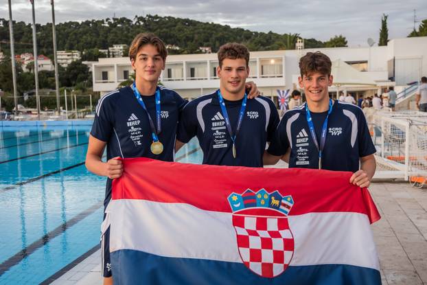 Hrvatski U-18 vaterpolisti dočekani u Splitu nakon osvajanja svjetskog zlata