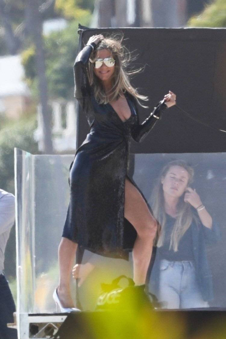 *PREMIUM-EXCLUSIVE* Jennifer Aniston is looking sexy in black for a beach photo shoot in Malibu **Strict Web Embargo until 7:25 am EDT on March 30, 2019**