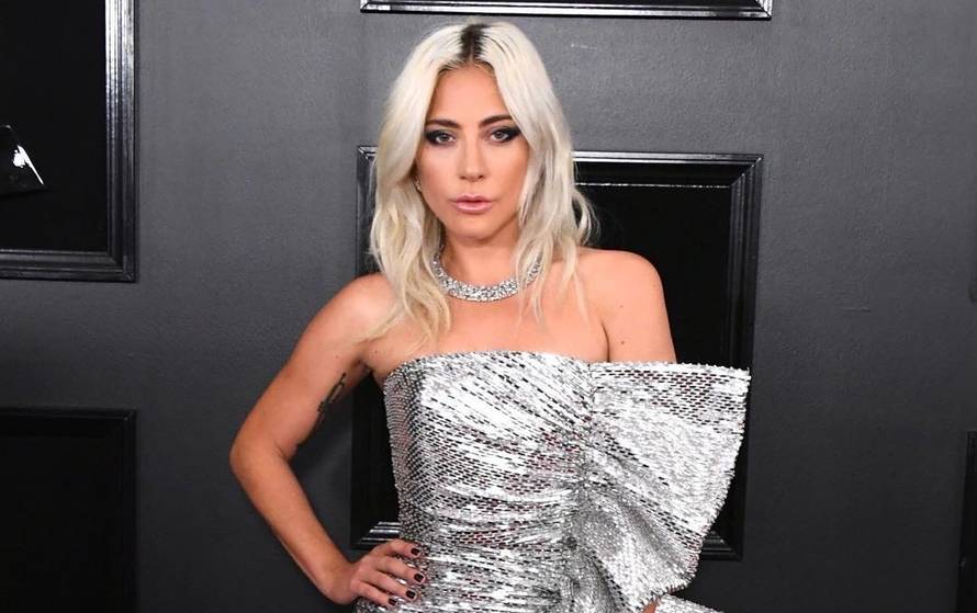 Lady GaGa ponovno ljubi, ali ne Coopera nego glumca Rennera?