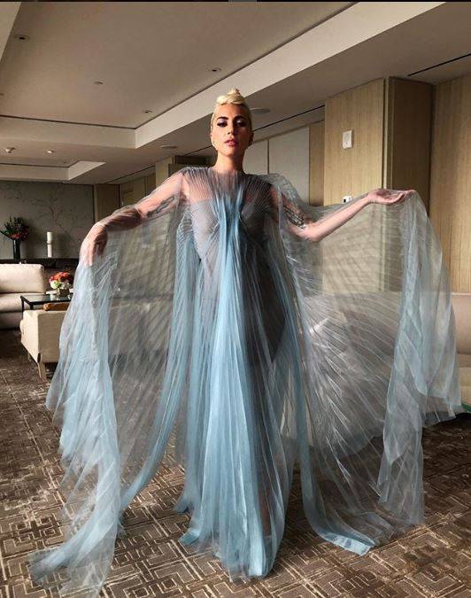 Lady GaGa u toplesu: 'Dugo sam se borila s kompleksima'