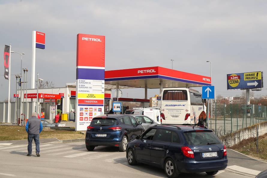VIDEO Ogromne gužve, svi idu po gorivo. Oglasili se i iz HGK-a