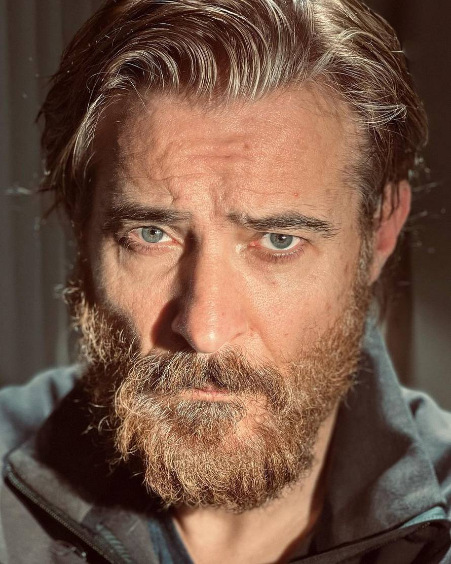 Goran Višnjić polako se pretvara u vikinga: Potpuno je odbacio svoju crnu kosu i pustio bradu