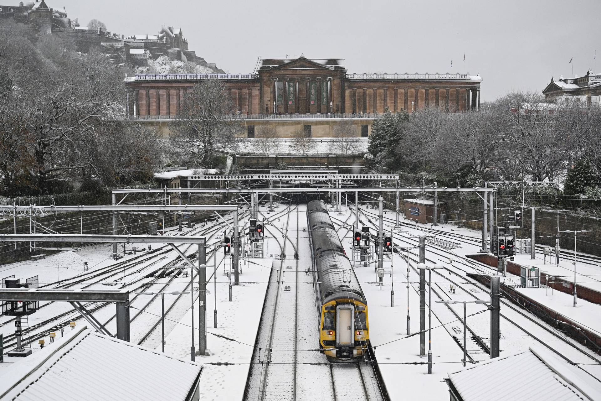 Snowfall during Storm Bert, in Edinburgh