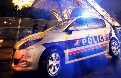 Pariška policija pucala u auto koji je jurio prema njima, ubili dvojicu, treći čovjek ozlijeđen