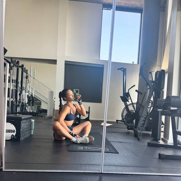 FOTO Bila je blizu trećem zlatu, njena priča je inspiracija za sve sportaše, a u haljinama - blista