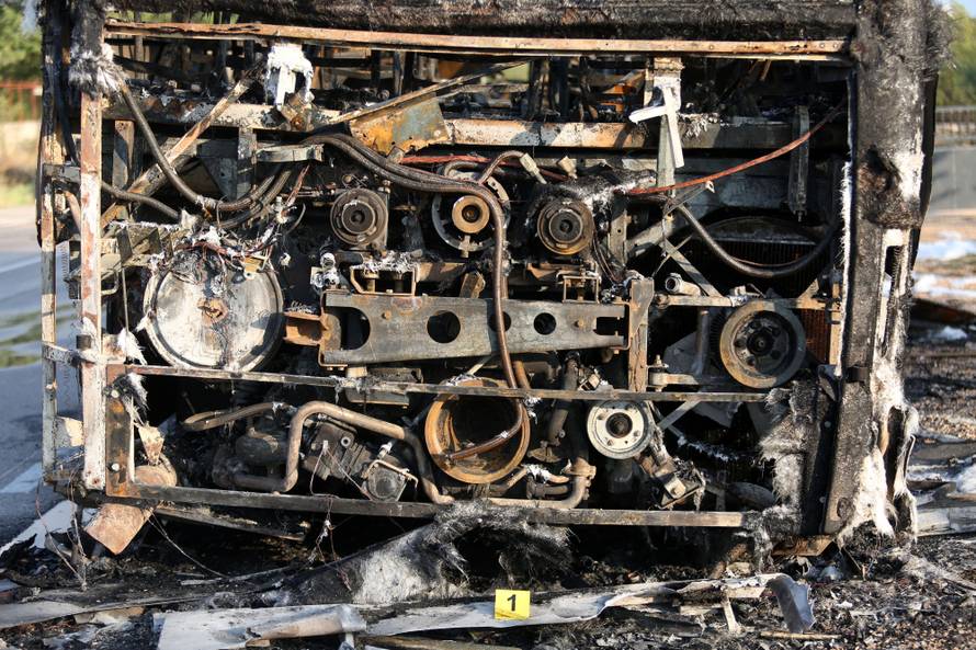 U blizini Drniša izgorio bus, nasreću nitko nije ozlijeđen