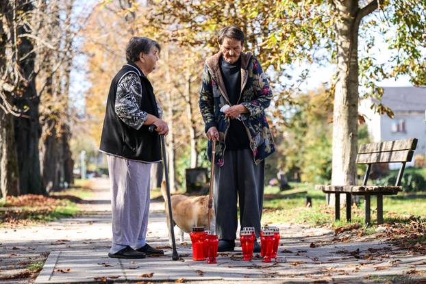 Zagreb: Psihijatrijsko groblje Vrapče ima upaljenu tek pokoju svijeću na blagdan Svih svetih