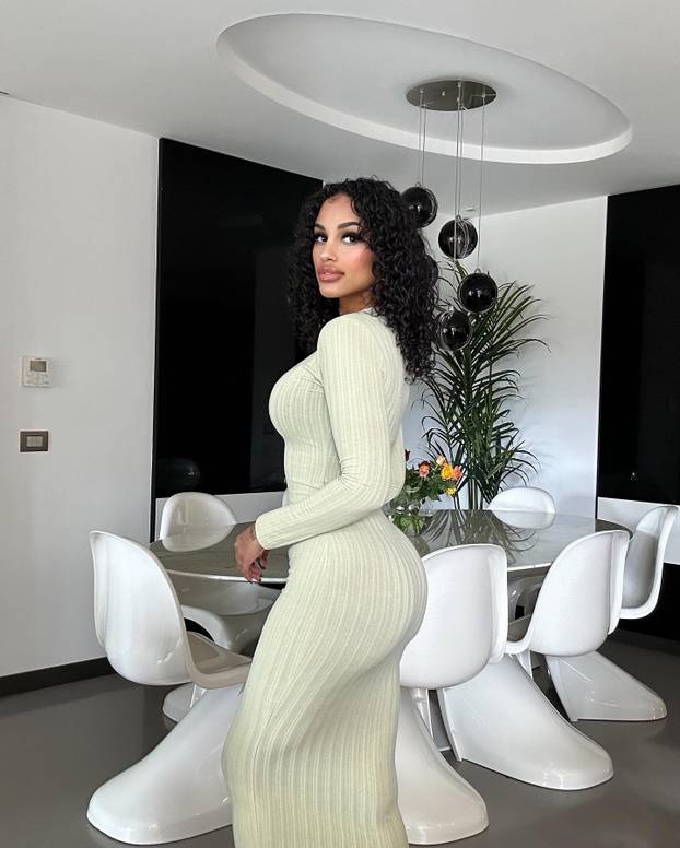 FOTO Bujna Belgijka ostavila je 'zločestog dečka' nogometa pa poručila: 'Možemo biti prijatelji'