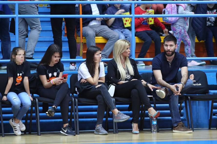 Procurile fotografije raskošne svadbe: Kustiću je kum Damir Mišković, pjevala klapa Intrade