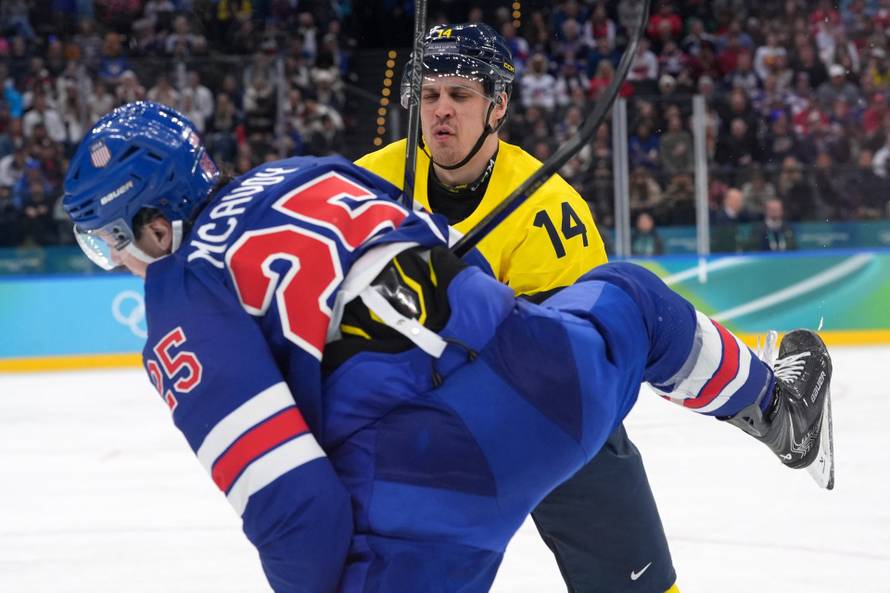 Ice Hockey - Men's Play-offs Quarterfinals - United States vs Sweden