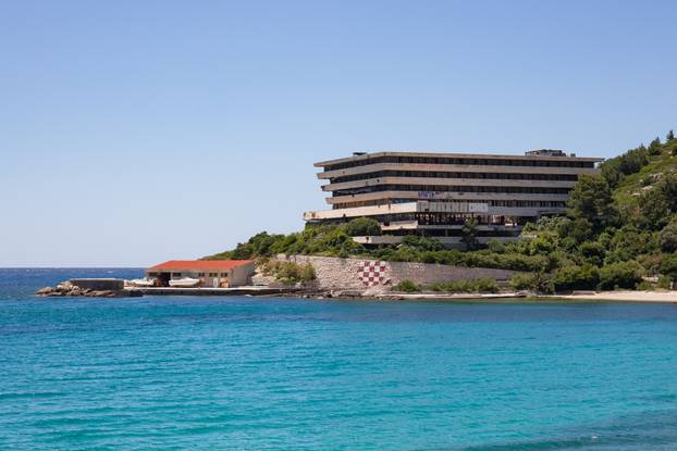 Počinje rušenje devastiranih hotela Kupari u najljepšoj uvali kod Dubrovnika