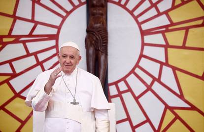 Autor viralnih AI fotki pape Franje: Mislio sam da bi bilo smiješno vidjeti papu u toj jakni