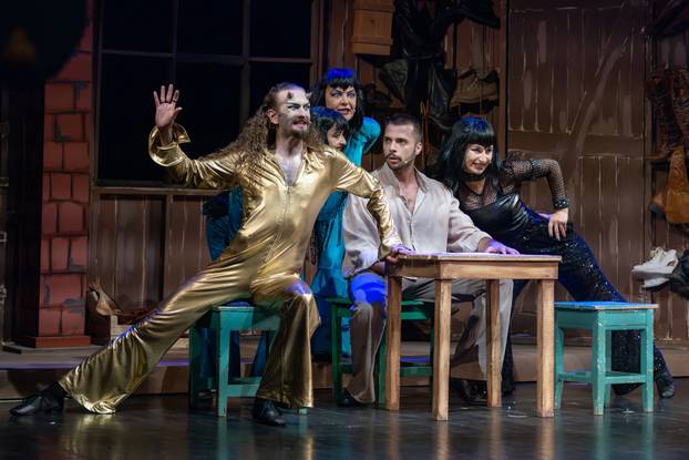 Osijek: Premijera predstave "Postolar i vrag"