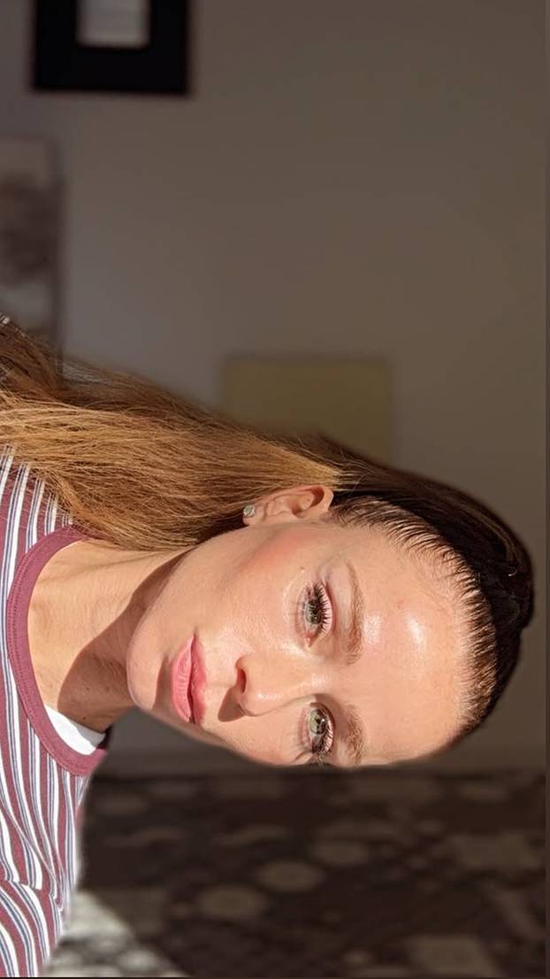 FOTO Nestala je s terena, otišla u reality pa postala model u tangicama. Sad se vraća tenisu