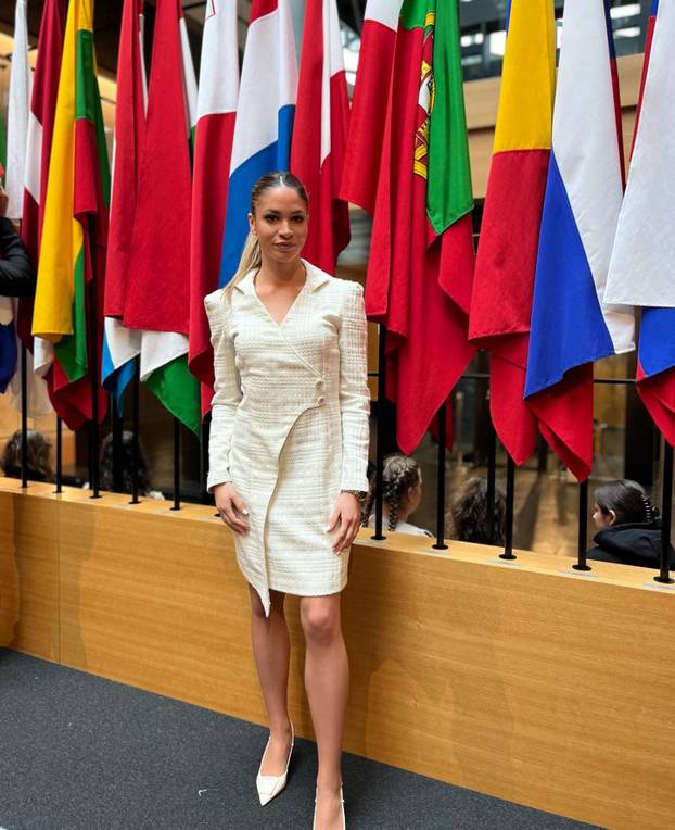 FOTO Ovo je djevojka koju ljubi Igor Kojić: Bila je na izboru za miss, pa je ušla u SDP...