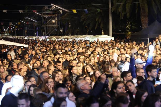 Split: Koncert Doris Dragović na rivi