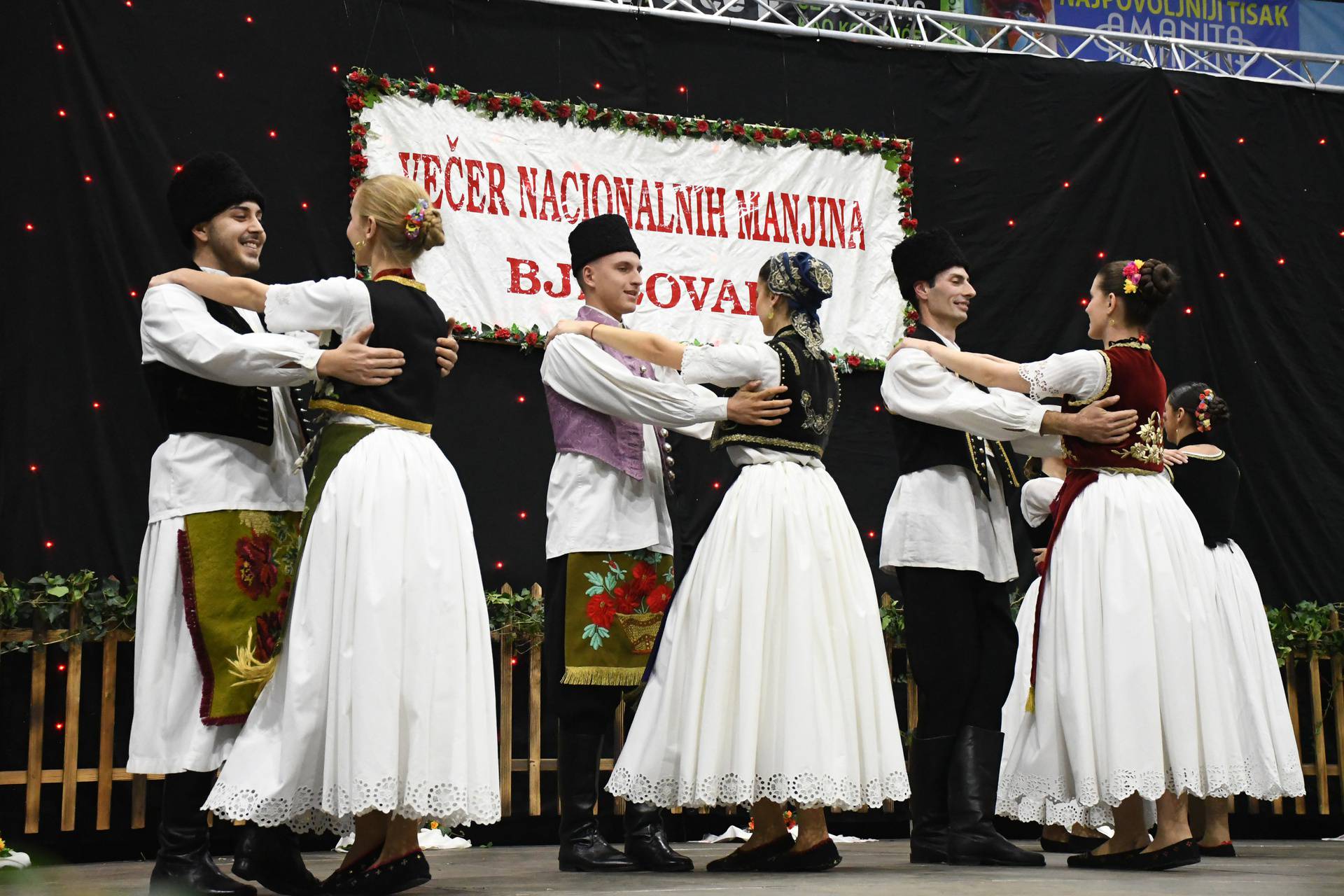 Bjelovar: Folklorne grupe nastupile u sklopu 14. Ve?eri nacionalnih manjina