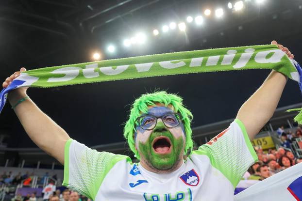 IHF Svjetsko rukometno prvenstvo 2025., Slovenija - Island