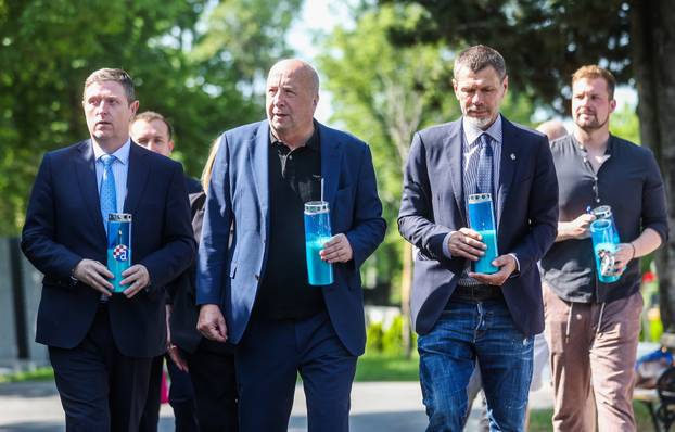 Zagreb: Delegacija Dinama položila vijenac na grob Dražena Petrovi?a povodom obljetnice njegove smrti