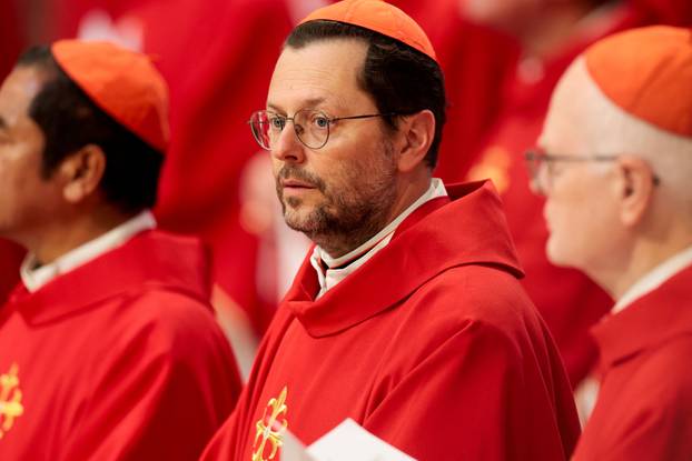 Mass to mourn Pope Francis held at St. Peter's Basilica