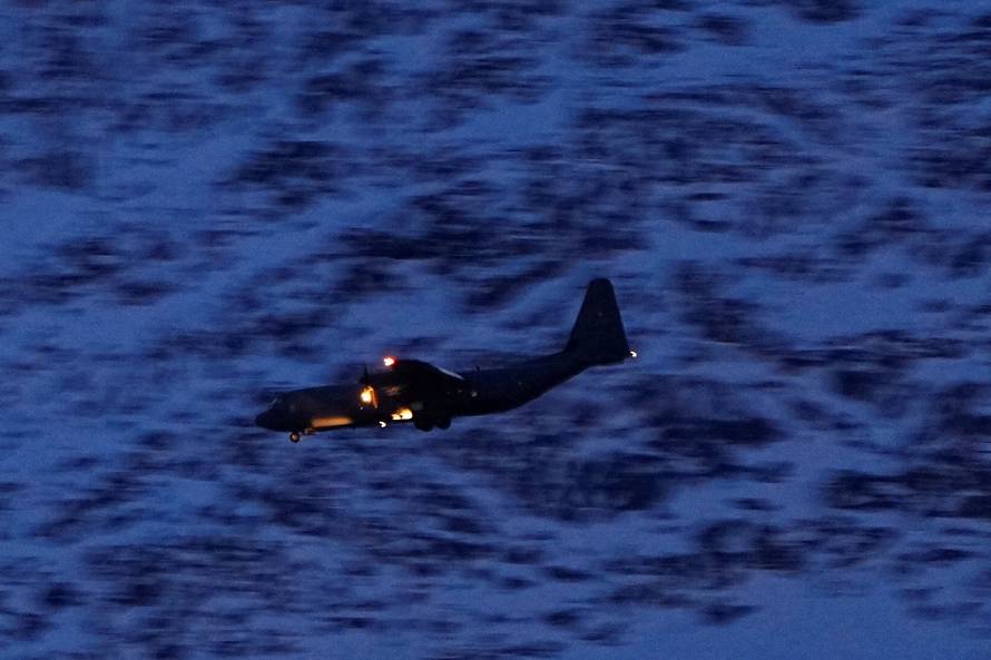 A Hercules aircraft on its way to land in Nuuk Airport