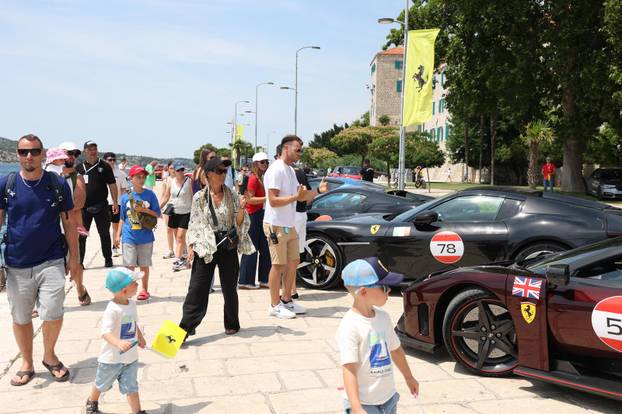 Šibenik: Turneja Ferrari Cavalcade 2026. s više od 120 Ferrarija na šibenskoj rivi