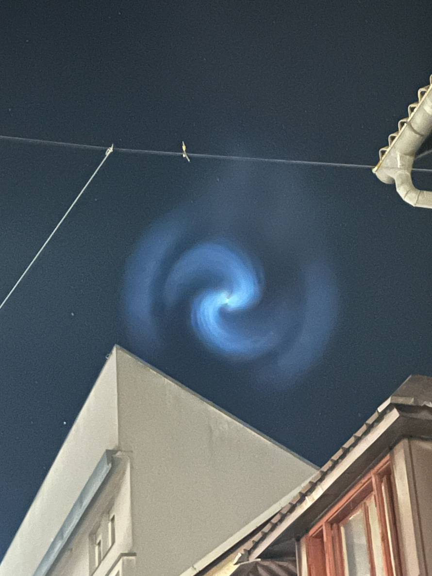 Svjetski mediji raspisali su se o misterioznoj plavoj svjetlosti: 'NLO-alarm iznad Njemačke!'