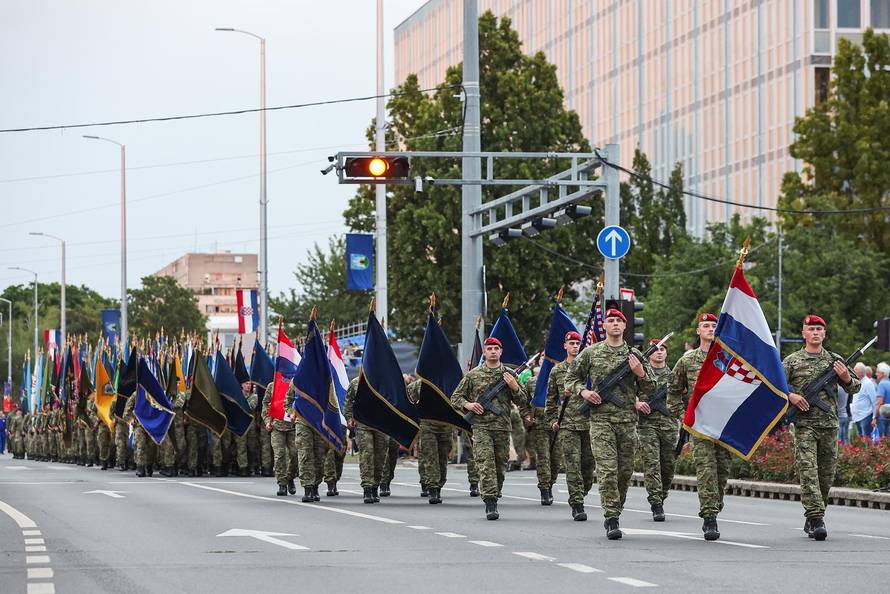 Zagreb: Generalna proba sve?anog vojnog mimohoda