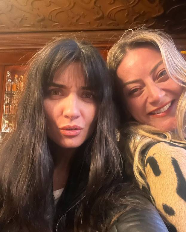 FOTO Sve ljepša i ljepša! 'Asi' je publiku osvojila dugom crnom kosom. Evo kako sada izgleda