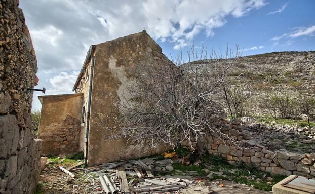Šokantne fotke rodne kuće Luke Modrića: 'Zar je on ovdje živio?'