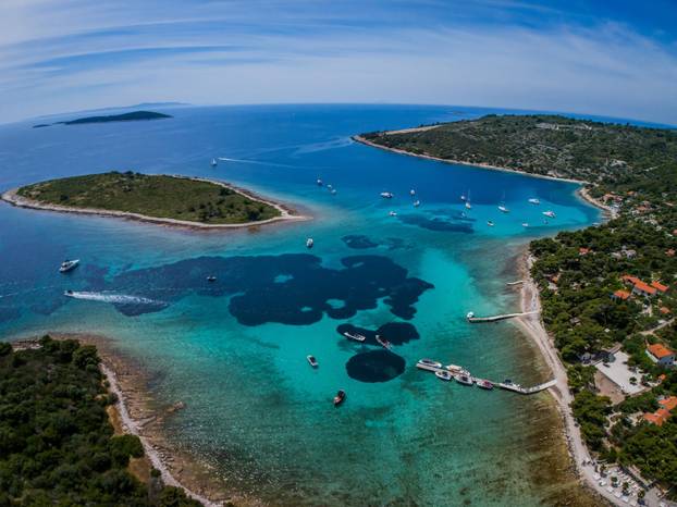 Fotografije iz zraka uvale Krknjaši na Drveniku Velom