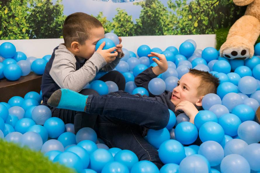 Kako organizirati dječji rođendan, a da vam ne ode cijela plaća (i živci)