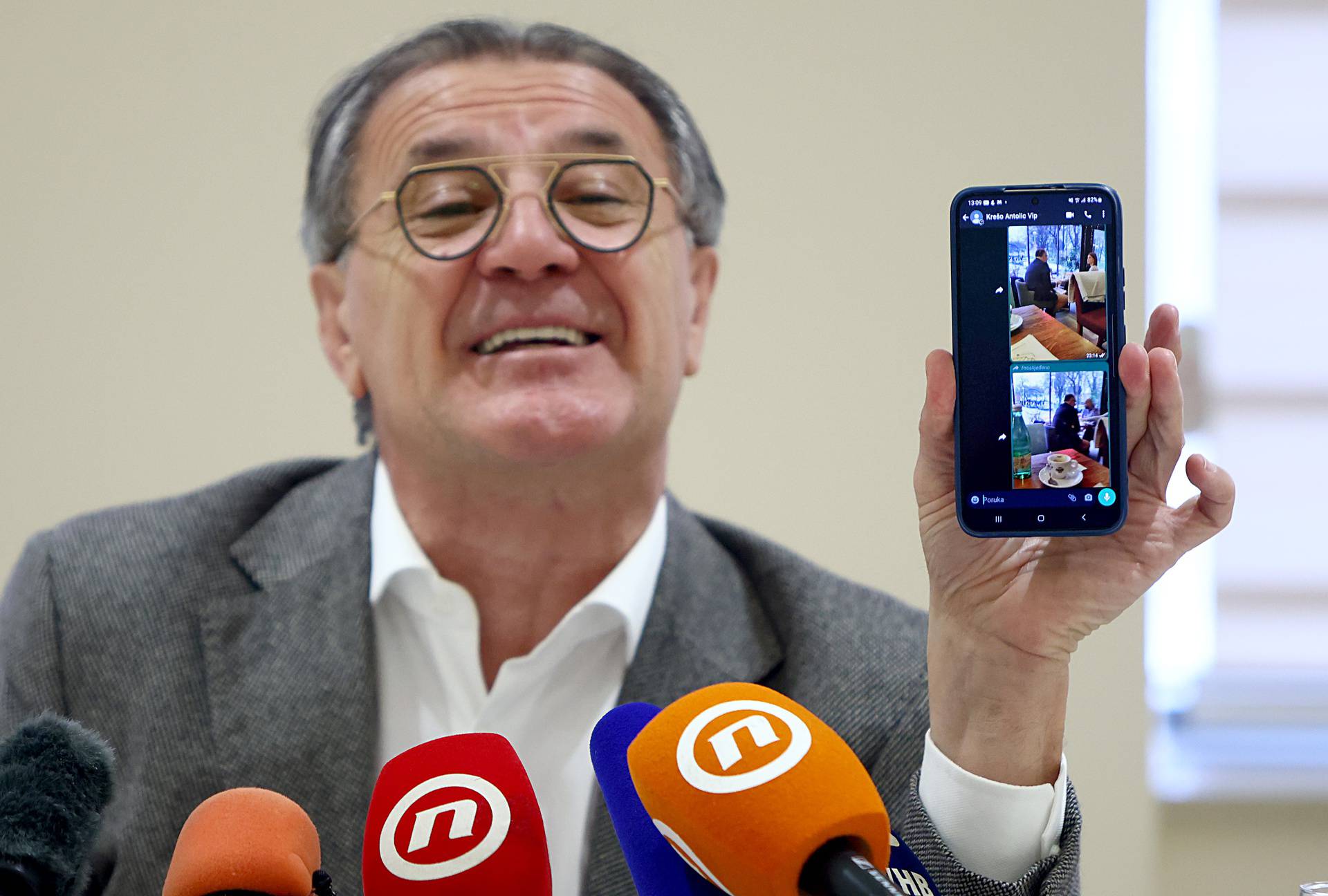 Mostar: Zdravko Mamić na mobitelu pokazivao fotografije i poruke koje je slao Krešimiru Antoliću