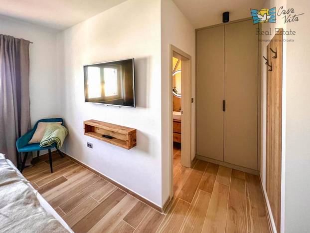 FOTO Počeli graditi grčki hram pa se predomislili? Neobična vila kod Poreča osvaja izgledom