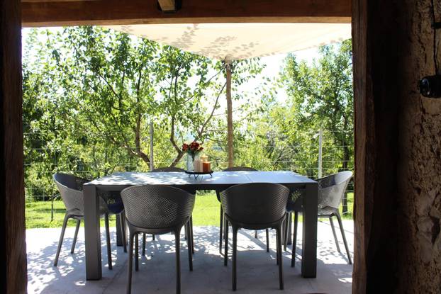 FOTO Ova kuća blizu Zagreba pravi je raj - filmove možete gledati iz bačve za kupanje!