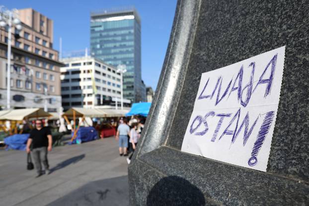 Zagreb: Poruka "Livaja ostani" na spomeniku banu Jelačiću