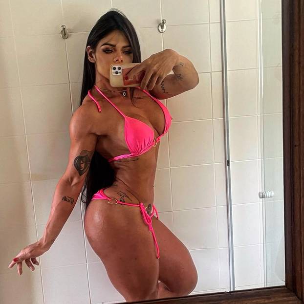 FOTO Ženski Hulk: Upoznala sam Putina, on je pravi nasilni psihopat! Mišići su moj ponos...