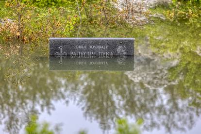 Posljedice poplave u Gračacu, poplavljeno i groblje
