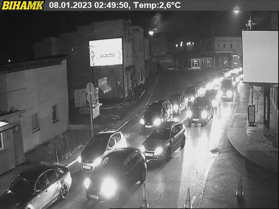 Ogromne gužve na granicama, na Zagreb Istok kolona 4 km: 'Nehumano, čekamo 10 sati...'