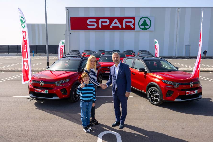 SPAR podijelio 20 automobila pobjednicima velike rođendanske nagradne igre