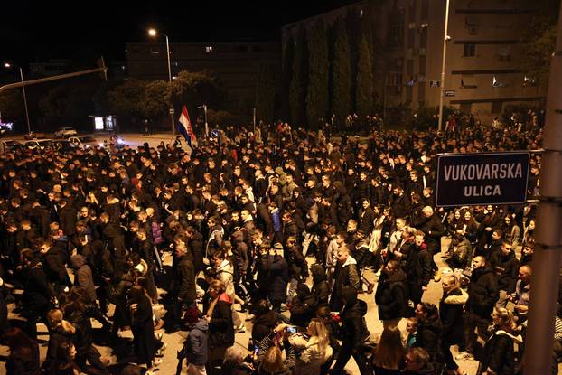 Split: Održan mimohod Torcide za Vukovar