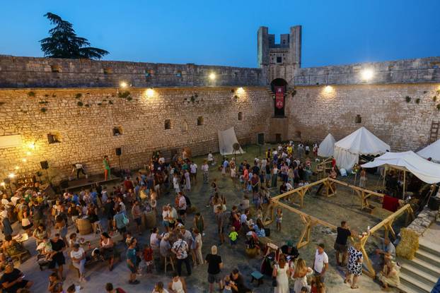 Počeo 14. Srednjovjekovni festival u Svetvincentu