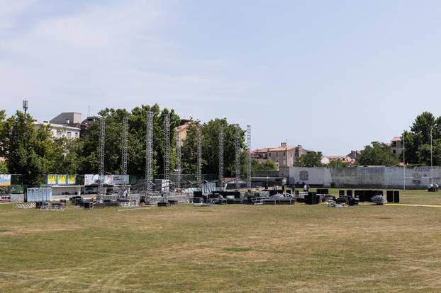 Split: Postavljanje pozornice i radovi uo&ccaron;i koncerta Mi&scaron;e Kova&ccaron;a na Starom placu